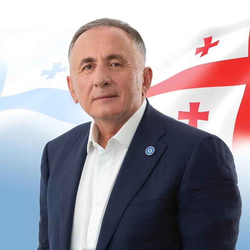 მოოქროვილი ცეცხლსასროლი იარაღი, მილიონებად შეფასებული ბინა და აგარაკი - რა ქონებას ფლობს "ოცნების" ბიზნესმენი დეპუტატი