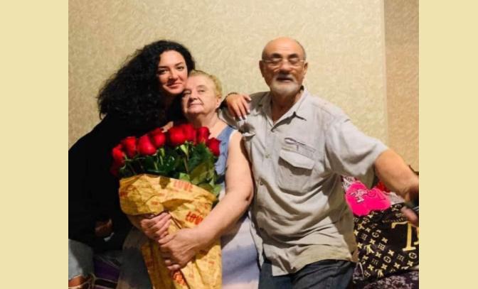 "ასე როგორ დამტოვეთ ორივემ, აბა ნინიკოს ვჭირდებითო? ჯერ ძალიან ადრე იყო დაობლებისთვის" - ნინი შერმადინის ემოციური პოსტი მშობლებზე