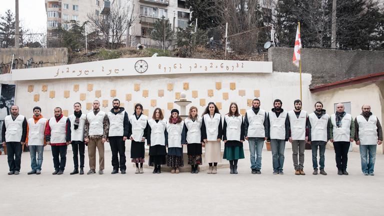 "თეთრი ჟილეტები" და ჯვართამაღლების ტაძრის მრევლის უნიკალური სოციალური დახმარება მოსახლეობისადმი პანდემიის დროს