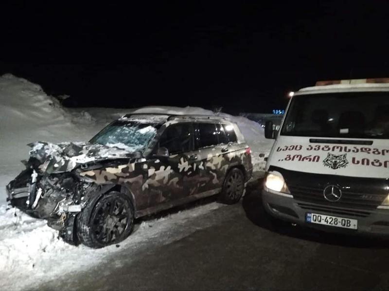 ავტობანზე 15 მანქანა დაიმტვრა - ფოტოები ავარიის ადგილიდან