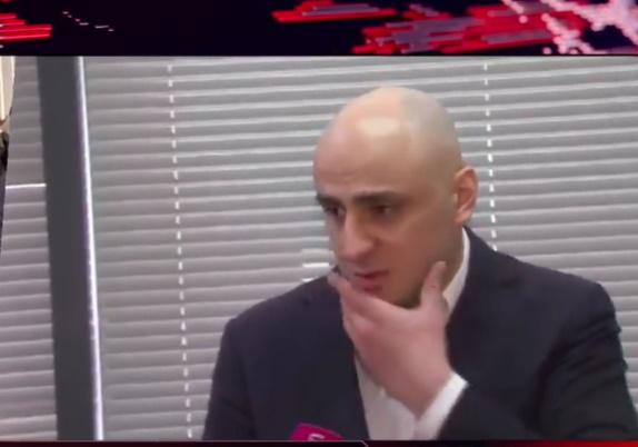 "თავს და წვერს ვიპარსავდი და გავიგონე ტაშის ხმა..." - ნიკა მელია გიორგი გახარიას გადადგომაზე