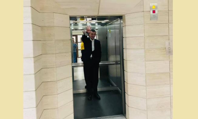 გიორგი გახარია თანამშრომლებს დაემშვიდობა - ფოტო მთავრობის ადმინისტრაციიდან