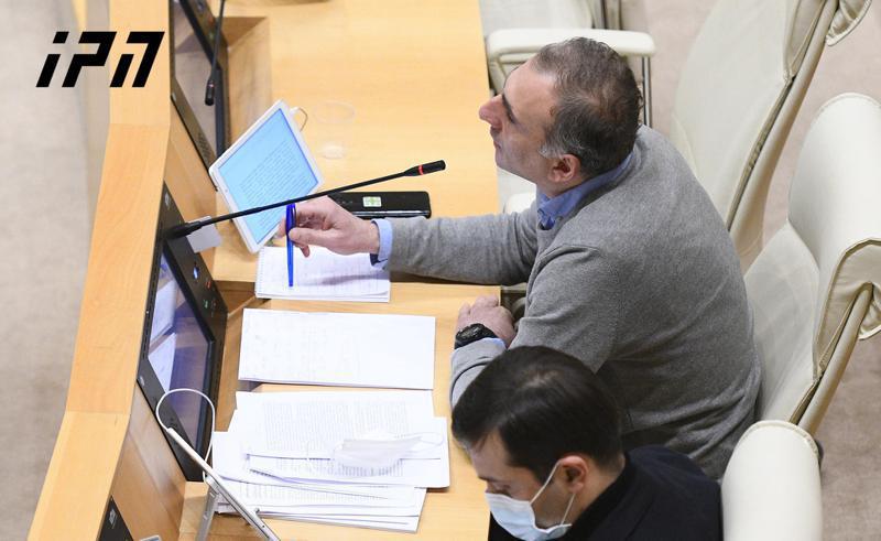 ალეკო ელისაშვილი ღარიბაშვილს: "რა გარანტია გვაქვს, რომ თქვენი კვლავ გაპრემიერების შემთხვევაში, "ქართულ-ჯიგრულ-ნათესაურ პონტში" თქვენი ნათესავები ისევ არ დაფაცურდებიან?"