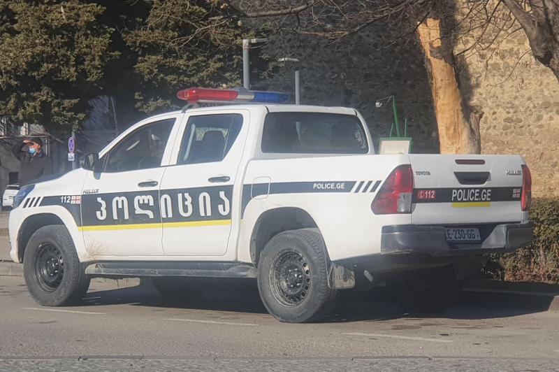 ყვარელში ავტომანქანა ბეტონის კონსტრუქციას შეეჯახა - გარდაცვლილია ერთი ადამიანი