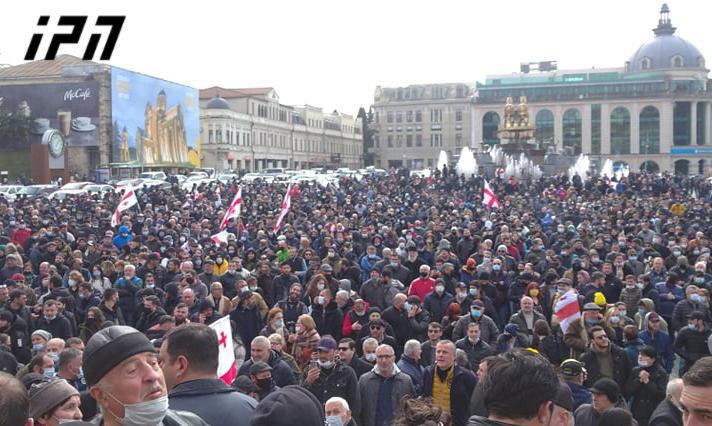 ქუთაისში "ნამახვანჰესის" მშენებლობა მასშტაბური აქციით გააპროტესტეს