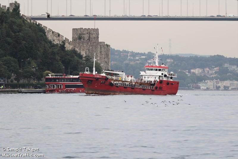 სად იმყოფებიან ქართველი მეზღვაურები, რომლებიც იმ გემზე დააკავეს, რომელსაც 3 ტონა კოკაინი გადაჰქონდა? -  ბორტზე სამართალდამცველების გამოჩენის შემდეგ, ეკიპაჟის წევრებმა გემის ჩაძირვა გადაწყვიტეს