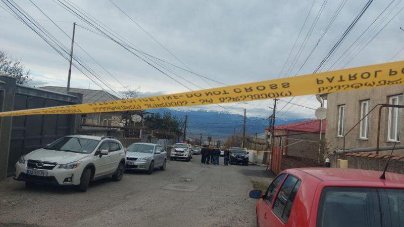 "თვითონ დაურეკავს პოლიციაში, მოდით, მშობლები დავხოცეო" - თელავში მომხდარი სამმაგი მკვლელობის რა ახალი დეტალები ხდება ცნობილი