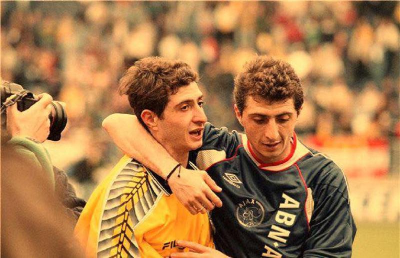 "ყველაზე ძვირფასი მაიკაა მე და აჩიმ რომ გავცვალეთ. დღემდე არ გამირეცხია... მინდა, მისი სუნი ასდიოდეს..." - შოთა არველაძე ტყუპთან დაკავშირებულ ემოციურ ამბავს იხსენებს