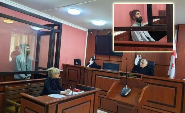 თელავში, დედ-მამისა და ბებიის მკვლელობაში ბრალდებულ 28 წლის მამაკაცს პატიმრობა შეეფარდა