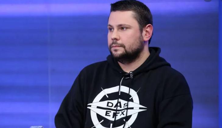 "დააყენომ ქუჩაში ექიმები და აცრან ხალხი. საიტზე დარეგისტრირება ისეთი რთულია, რომ ვისაც უნდა აცრა, იმასაც არ გამოსდის, რამე სხვა საშუალებაც უნდა იყოს" - რას წერს ჟურნალისტი