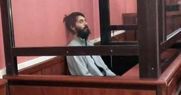 თელავში მშობლებისა და ბებიის მკვლელობაში ბრალდებულ 28 წლის მამაკაცს პატიმრობა შეეფარდა