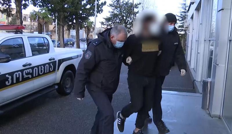 პოლიციამ ქუთაისში ქურდობის ფაქტზე ოთხი პირი დააკავა - რის გაძარცვას ცდილობდნენ დაკავებულები