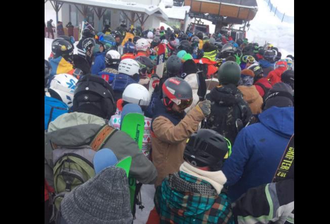 "ისეთი აღჭურვილები ვსრიალებთ ექიმებსაც კი შეშურდებათ" - მოქალაქეები დისტანციის გარეშე, ფოტო გუდაურიდან