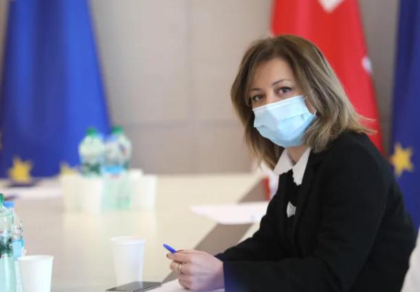 აიცრება თუ არა კორონავირუსის ვაქცინით ეკატერინე ტიკარაძე - რას პასუხობს მინისტრი ჟურნალისტების შეკითხვას?