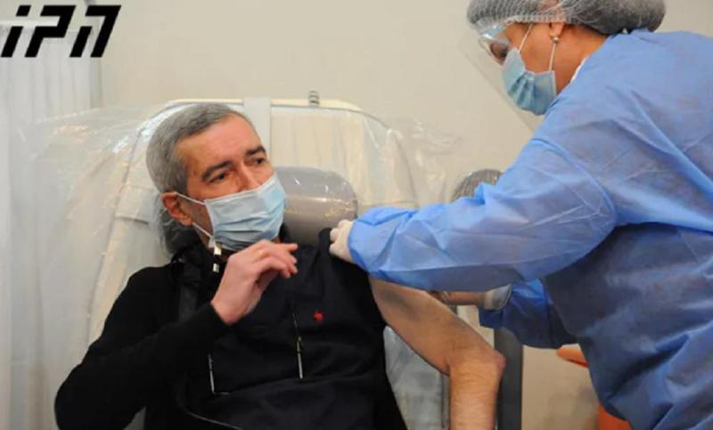 პაატა იმნაძემ კოვიდის საწინააღმდეგო ვაქცინა საჯაროდ გაიკეთა