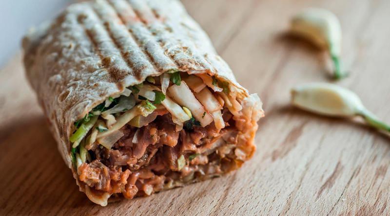 თბილისში 9 ადამიანი, სავარაუდოდ, შაურმით მოიწამლა