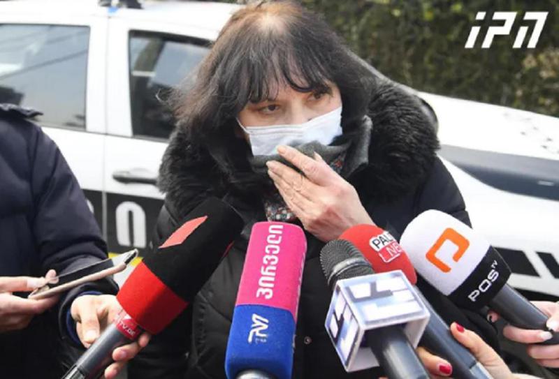 "ცხოვრებას აკარგინებენ ბავშვებს, მოუსპეს ახალგაზრდობა" - შაქარაშვილის მკვლელობაში მსჯავრდებული არასრულწლოვნის ა.ქ.-ს დედა