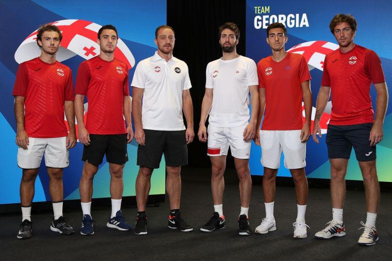 "განვიცდით და საგანგაშოდ მიგვაჩნია ეს მორალური და ფსიქოლოგიური ტერორი" - ჩოგბურთელთა ნაკრები ნიკოლოზ ბასილაშვილს მხარდაჭერას უცხადებს