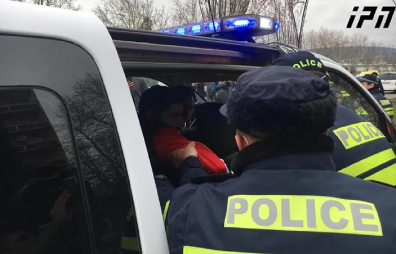 კახეთის გზატკეცილზე, სადაც მოქალაქეები საწვავზე ფასების ზრდას აპროტესტებდნენ, პოლიციასთან დაპირისპირება მოხდა