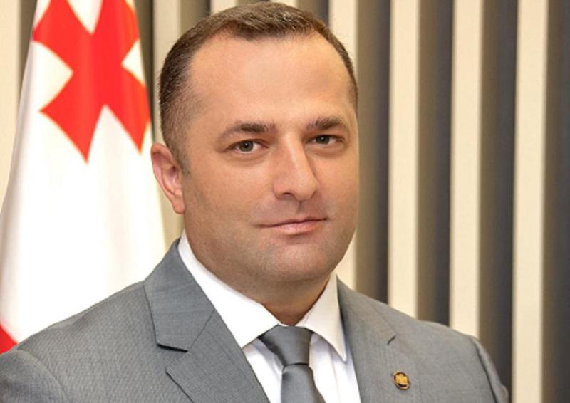 თავდაცვის მინისტრის მოადგილე რუსი სამხედროს ფოტოს გამოქვეყნების გამო ბოდიშს იხდის - "გვერდს თავად არ ვმართავ...ადმინისტრატორმა მძიმე შეცდომა დაუშვა"