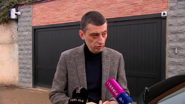 "არსად წასვლას არ ვაპირებ... არც პოლიტიკიდან..." - გახარია გადადგომის შემდეგ ტელეკამერებთან პირველად გამოჩნდა