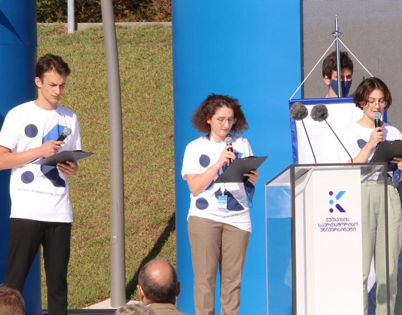 გაიცანით ოქროს მედალოსანი გოგონა წალენჯიხიდან, რომელმაც KIU-ში უფასოდ სწავლებისა და ცხოვრების შესაძლებლობა, ასევე, უნივერსიტეტის სტიპენდია მოიპოვა