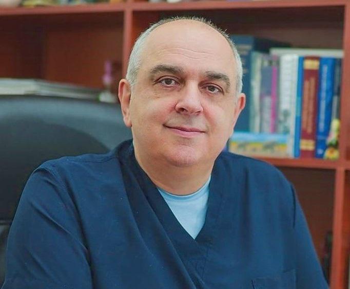 "აცრის წინ აუცილებლად გააფრთხილეთ მედპერსონალი" - რას წერს გია გვარამია კოვიდ 19-ის აცრის გართულებასა და ფილერებს შორის არსებულ კავშირზე?