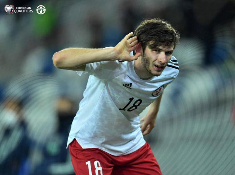 რა გააკეთა ხვიჩა კვარაცხელიამ გოლის გატანის შემდეგ - ამაღელვებელი ჟესტი ინტერნეტში პოპულარობით სარგებლობს