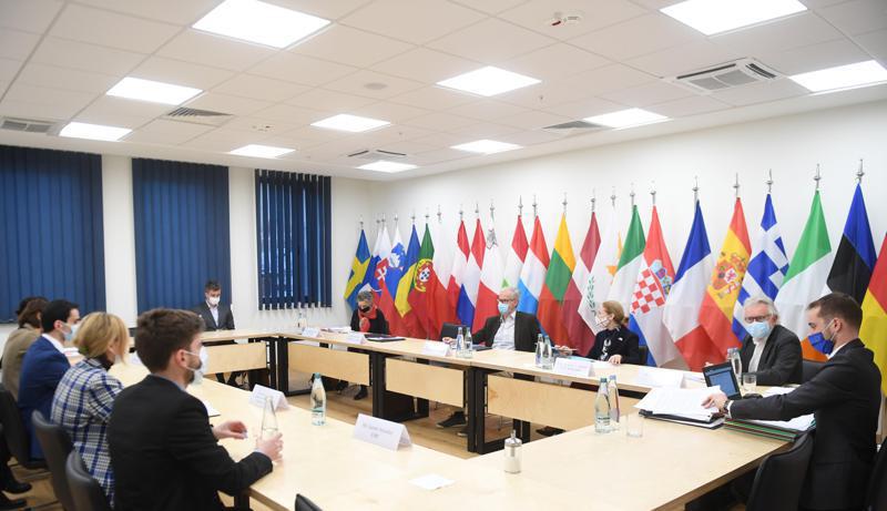 კრისტიან დანიელსონი არასამთავრობო ორგანიზაციების წარმომადგენლებს ხვდება