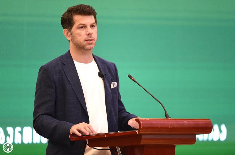 როგორ ეხმაურება "დინამო არენაზე" გამართულ დღევანდელ საფეხბურთო მატჩს ლევან კობიაშვილი და ვის უხდის მადლობას