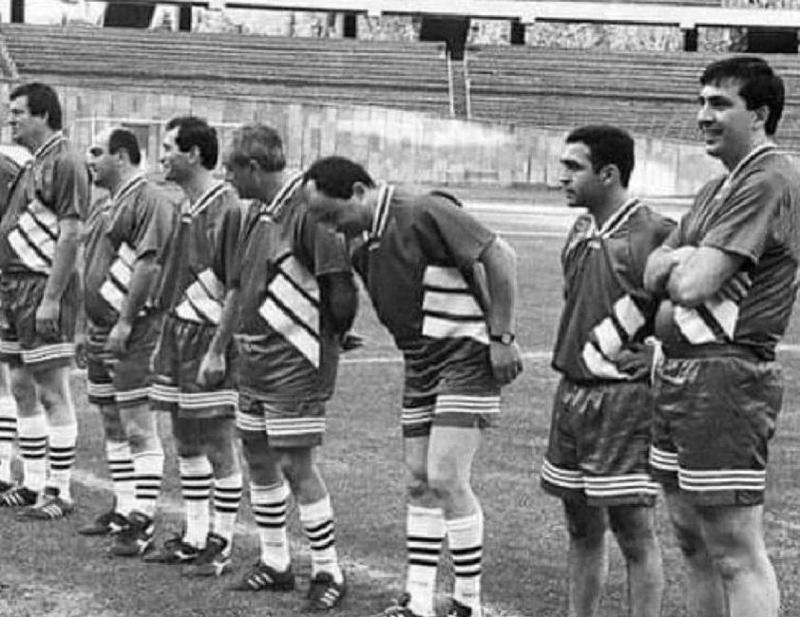 "ფეხბურთელი" მიხეილ სააკაშვილი - რა ფოტოს აქვეყნებს ექსპრეზიდენტი არქივიდან: "ქართველი პოლიტიკოსები უკრაინელებზე უფრო ძლიერები აღმოჩდნენ"