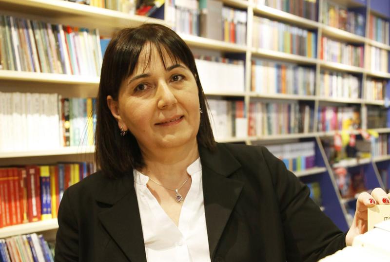 "ონლაინგაკვეთილები ისეთი სახალისოა, ზოგჯერ მოსწავლეების ოჯახის წევრებიც მესწრებიან" - ნოვატორი პედაგოგი თბილისიდან, რომელმაც სწავლების უჩვეულო მეთოდით ყველას თავი შეაყვარა