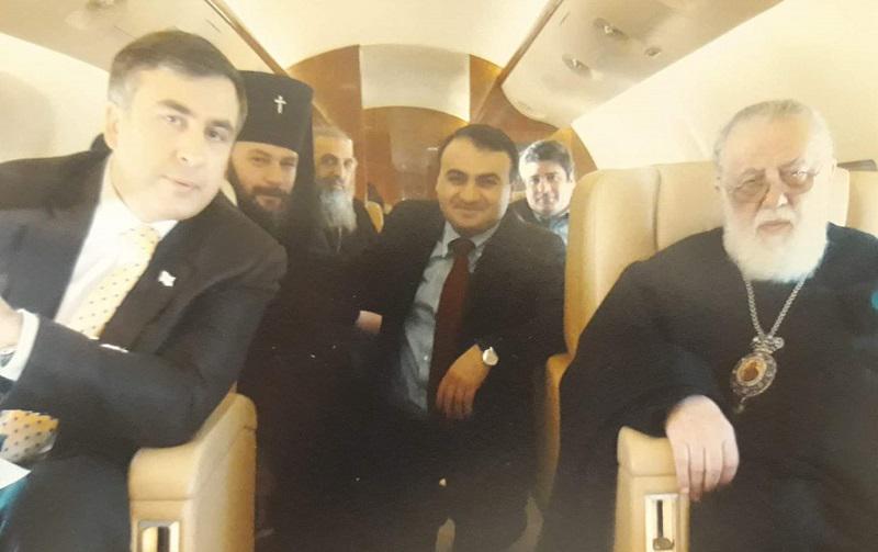 "პეტრე, მგონი, სადღაც 1998 წელს მოვიდა. მე და ლაშა ფანცულაიამ მივაღებინეთ სეფისკვერების საცხობში საპატრიარქოში" - რას წერს კობა სუბელიანი მეუფე პეტრეზე?