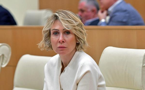 "გუშინ პოზნერის ვიზიტს აპროტესტებდნენ, მეორე ხელით ანტისახელმწიფოებრივ კამპანიას ეწევიან პარლამენტში არშემოსვლით" - ნინო წილოსანი