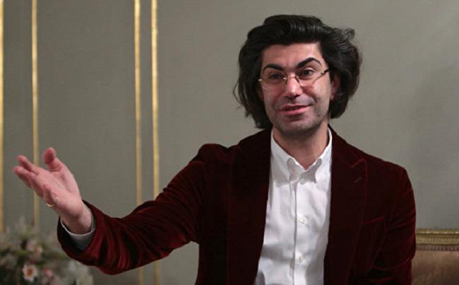 ცნობილი ხდება, რომ პოზნერის სტუმრებს შორის ბალერონი ნიკოლოზ ცისკარიძეც იყო - "გისურვებთ, დიდ ხანს გქონდეთ სურვილი შეკრიბოთ დიდი კომპანია და იმხიარულოთ. ყოველთვის თქვენი კოლია"