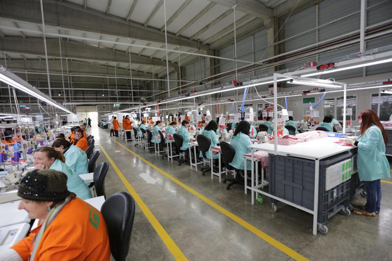 კორონავირუსის შემთხვევების გამო, ფოთში, სამკერვალო ფაბრიკა "აჭარა ტექსტილმა" მუშაობა შეაჩერა