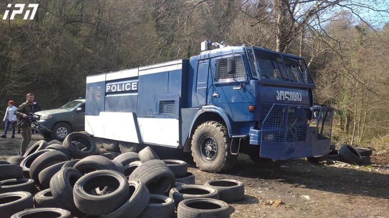 რა ვითარებაა რიონის ხეობაში, სადაც წყლის ჭავლის მანქანა შეიყვანეს - მობილიზებულია პოლიცია