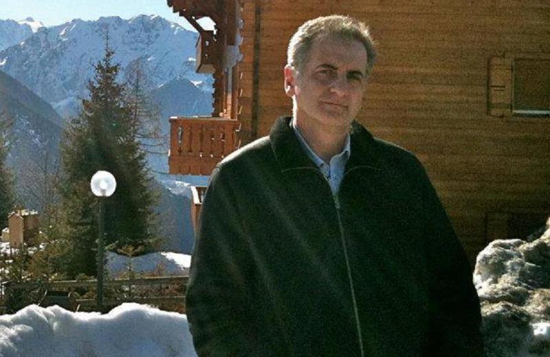 "ავადმყოფი, დუჟმორეული, ირაციონალურად აგრესიული ადამიანები მძვინვარებენ ზვიადის და მერაბის საფლავებთან" - რა წერს კონსტანტინე გამსახურდია