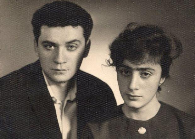 "გურამის ოცნება იყო,  გამხდარიყო მწერალი,  ჩემი ოცნება იყო,  მყოლოდა ბევრი შვილი. იმას აუხდა,  მე - ვერა"  -  გურამ დოჩანაშვილის სიყვარულის ისტორია