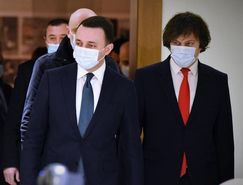 ჩაანაცვლებს თუ არა "ოცნების" თავმჯდომარის პოსტზე კობახიძეს ღარიბაშვილი? - როგორ პასუხობს კითხვაზე ირაკლი კობახიძე?