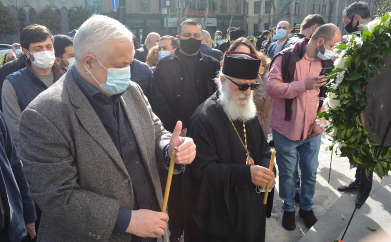 საქართველოს ტექნიკური უნივერსიტეტის რექტორმა დავით გურგენიძემ 9 აპრილის გმირების ხსოვნას პატივი მიაგო