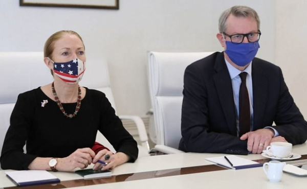 არჩილ თალაკვაძე, სავარაუდოდ, კარლ ჰარცელსა და კელი დეგნანს შეხვდა