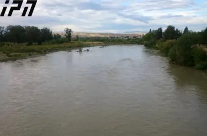 რუსთავში, მდინარე მტკვარში ქალს ეძებენ