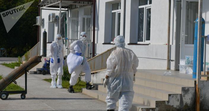 აფხაზეთსა და ცხინვალის რეგიონში სპუტნიკ V შეაქვთ - როგორ ხვდება მოსახლეობა რუსულ ვაქცინას: "საცდელი ბაჭიები რომ ვართ, ახლა გაიგეთ?!"