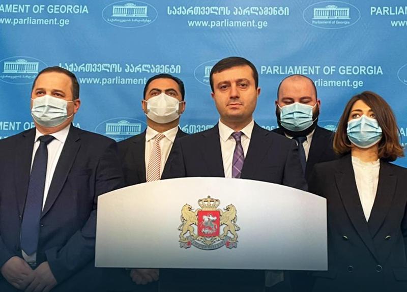 უმრავლესობიდან გასული 6-ვე დეპუტატი შარლ მიშელის შეთანხმების დოკუმენტს უერთდება