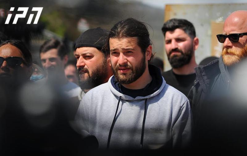 ვარლამ გოლეთიანის თქმით, ორი პირობა აქვთ - დიალოგისთვის შეხვდნენ პრემიერს ან მის სპეციალურ წარმომადგენელს და "გუმათჰესთან" რკინის ბარიკადები აიღონ