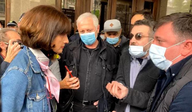 "ყველაფერი გადავიდა რობერტ სტურუაზე, თითქოს მან წაახალისა ბესო" - დაპირისპირება მოხდა მსახიობებსა და აქციის მონაწილეებს შორის