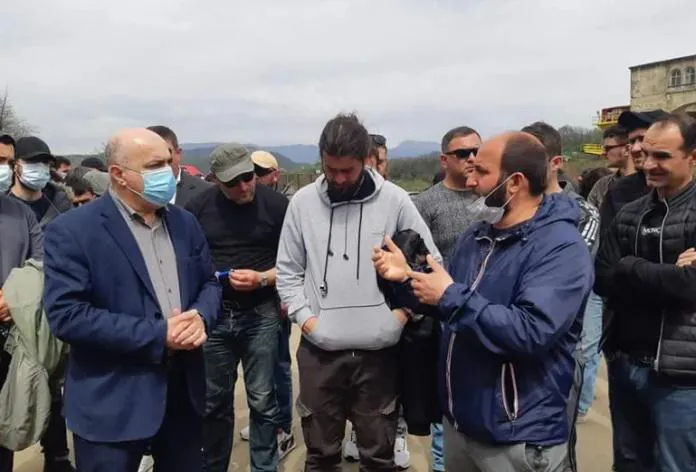 რიონის ხეობის მცველები ქუთაისის მაჟორიტარს შეხვდნენ - რას აცხადებენ შეხვედრის მონაწილეები მისი დასრულების შემდეგ?
