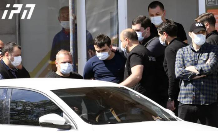 "საქართველოს ბანკში" მძევლად ხელში ჩაგდების ფაქტზე ბრალდებულს აღკვეთის ღონისძიების სახით პატიმრობა შეეფარდა