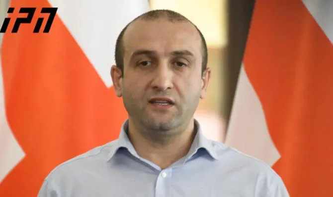 "გილოცავთ! როგორც იქნა, მმართველი პარტია მიხვდა, რომ "მწვანე პასპორტი“ უაზრობა იყო და უნდა გაეუქმებინა" - იაგო ხვიჩია